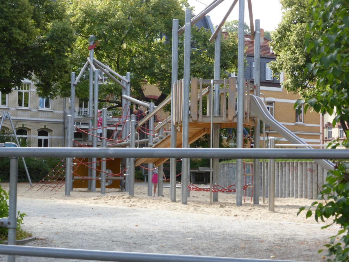 Apartment Humboldt 3 Schlafzimmer,Wifi, Netflix Parken, Terrasse, Klimatisiert, Naehe Zentrum เยนา ภายนอก รูปภาพ