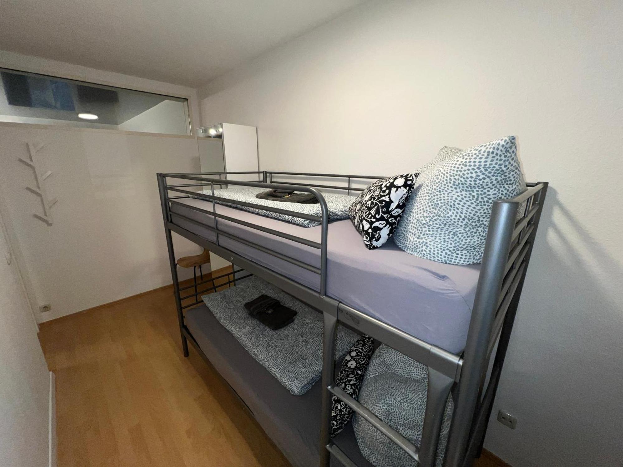 Apartment Humboldt 3 Schlafzimmer,Wifi, Netflix Parken, Terrasse, Klimatisiert, Naehe Zentrum เยนา ภายนอก รูปภาพ