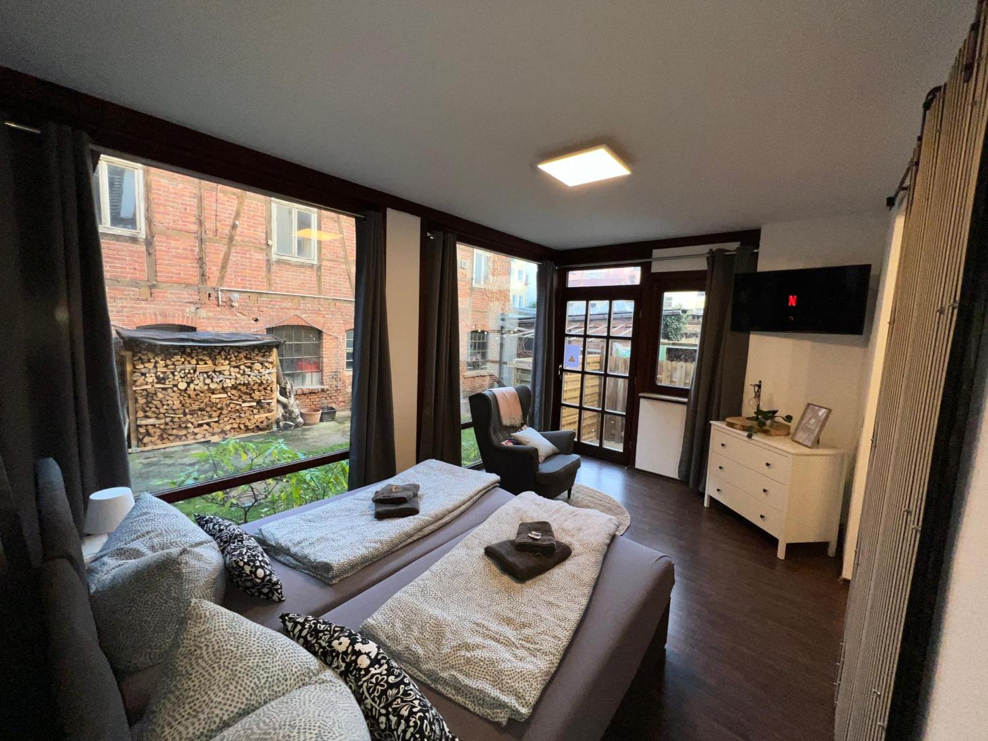 Apartment Humboldt 3 Schlafzimmer,Wifi, Netflix Parken, Terrasse, Klimatisiert, Naehe Zentrum เยนา ภายนอก รูปภาพ