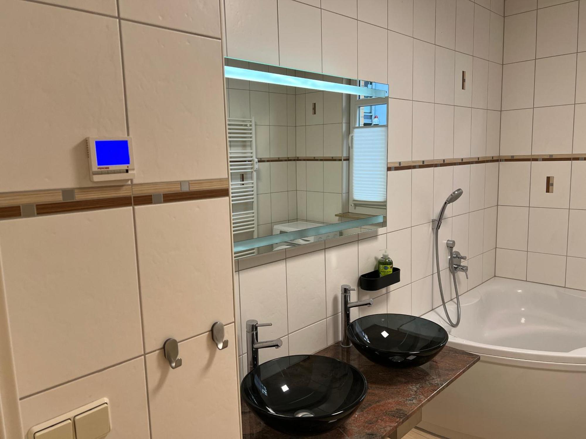 Apartment Humboldt 3 Schlafzimmer,Wifi, Netflix Parken, Terrasse, Klimatisiert, Naehe Zentrum เยนา ภายนอก รูปภาพ
