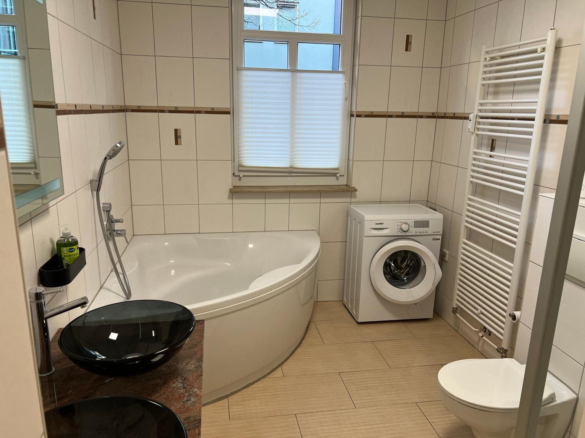 Apartment Humboldt 3 Schlafzimmer,Wifi, Netflix Parken, Terrasse, Klimatisiert, Naehe Zentrum เยนา ภายนอก รูปภาพ